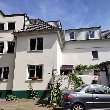 Gartenzimmer Mit Strassenbahn Zu Dom Und Messe Köln Exterior foto